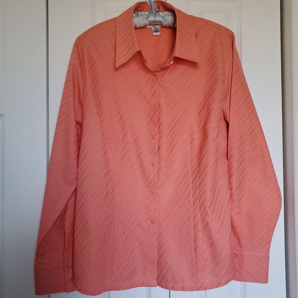 Talbots Women's button down long sleeve shirt Size 12 square buttons Tailored